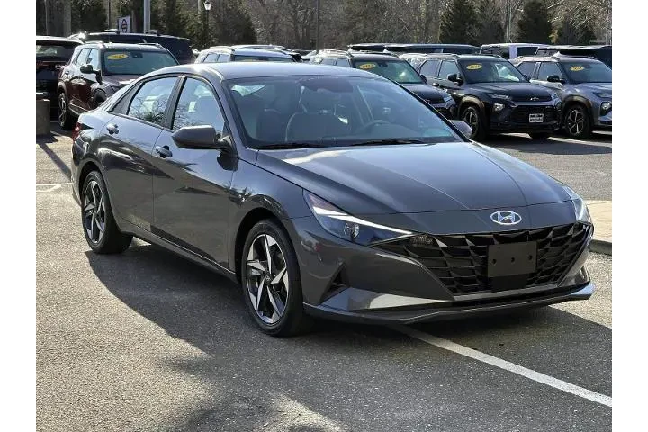 $18888 : Hyundai ELANTRA 2023 SEL 4dr image 5