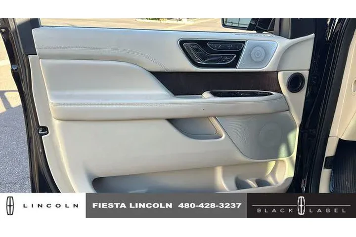 $32718 : Lincoln Navigator 2019 4x4 R image 5