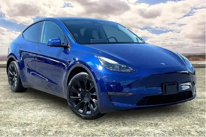 $32991 : Tesla Model Y 2023 AWD 4dr C image 1