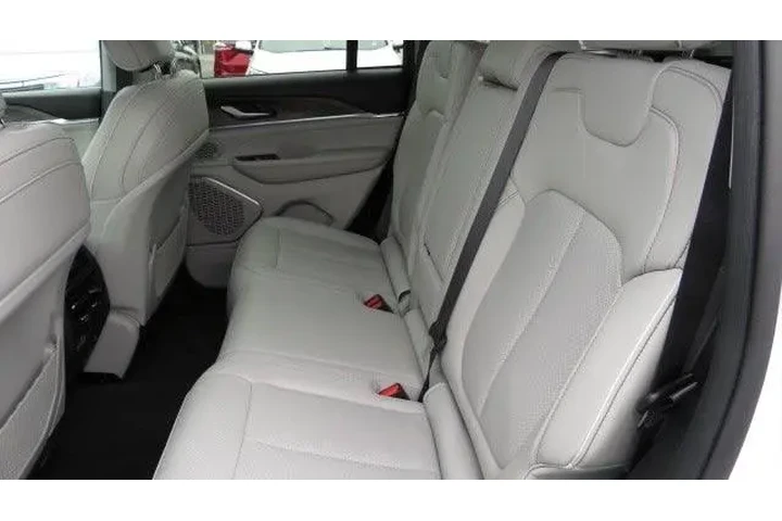 $36433 : Jeep Grand Cherokee 2022 4x4 image 6