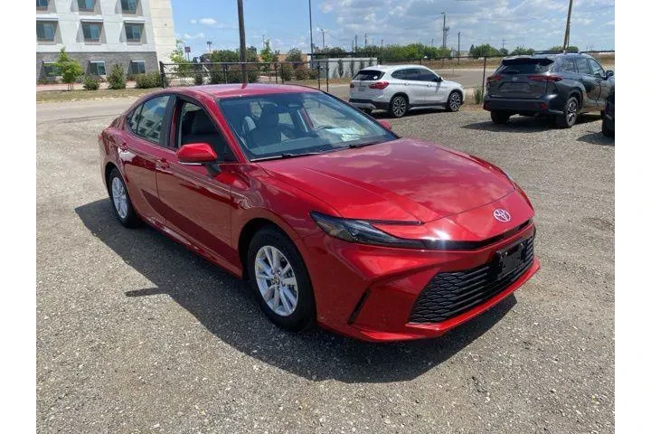 $33900 : Toyota Camry 2026 SE 4dr Sed image 1