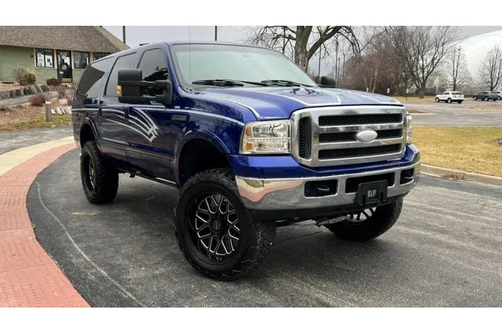 $13997 : 2005 Excursion XLT image 1