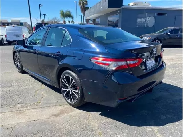 $20995 : 2018 Toyota Camry SE Sedan 4D image 3