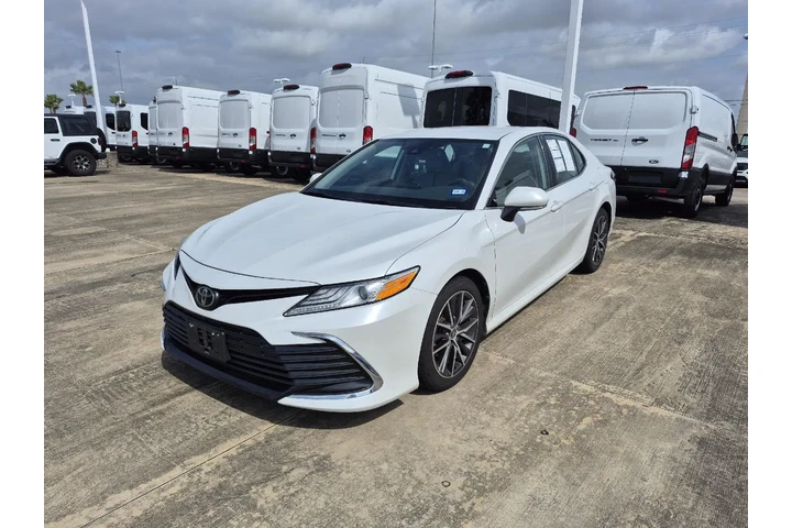 $24981 : Toyota Camry 2021 XLE 4dr Se image 1