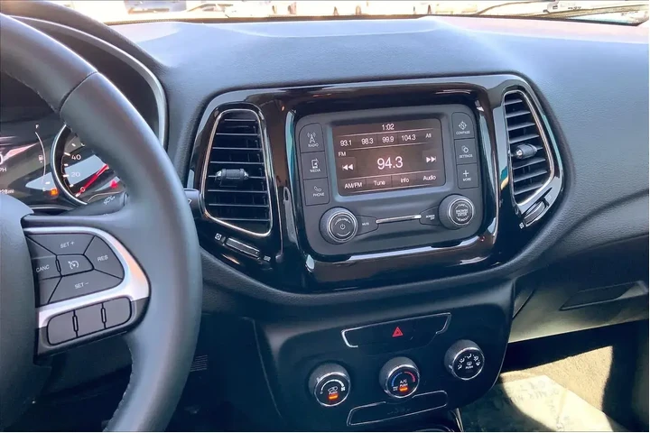 $15795 : Jeep Compass 2018 Latitude 4 image 6