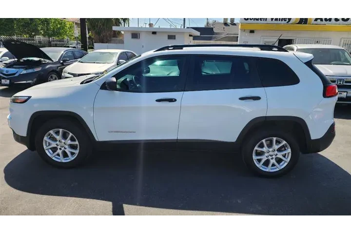 $9499 : 2016 Cherokee image 3