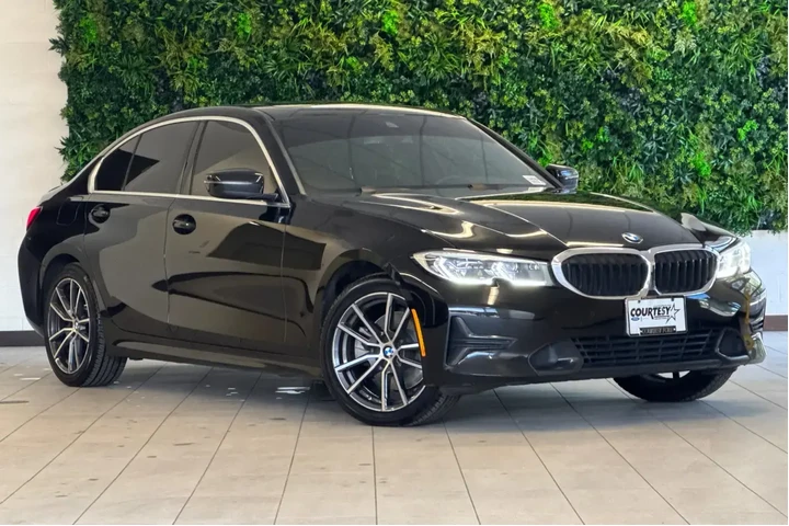 $26897 : BMW 3 Series 2021 AWD 330i x image 1