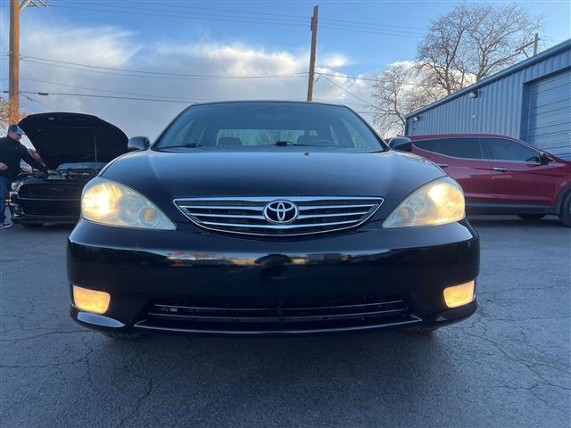 $7888 : 2005 Camry XLE V6, TRIED AND image 4