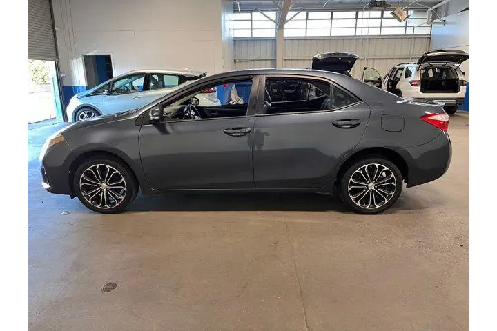 $15941 : Toyota Corolla 2016 S 4dr Se image 6
