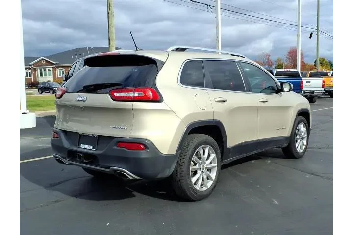 $11999 : Jeep Cherokee 2015 4x4 Limit image 4