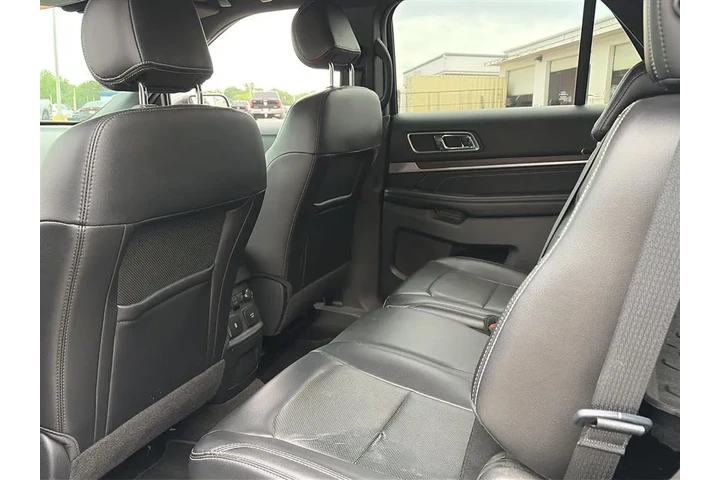 $17941 : Ford Explorer 2017 Limited 4 image 4