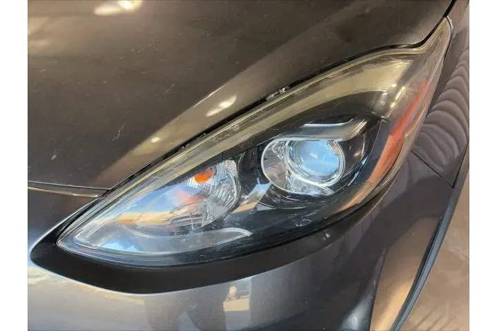 $12999 : Toyota Prius c 2018 One 4dr image 2