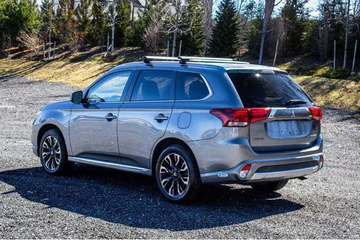 $14995 : Mitsubishi Outlander PHEV 20 image 5