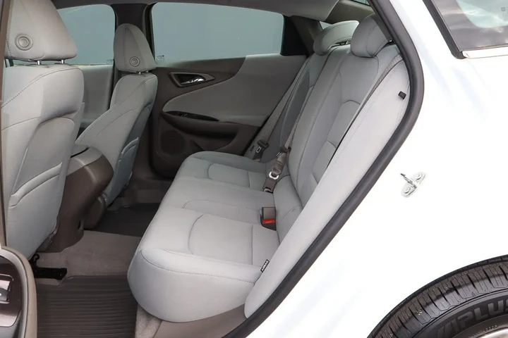 $16988 : 2020 Malibu LS image 8