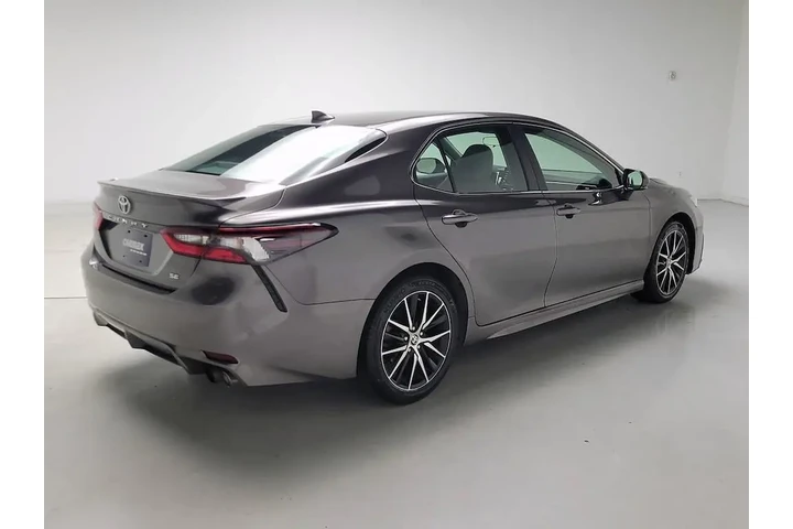 $27998 : Toyota Camry 2024 SE 4dr Sed image 5