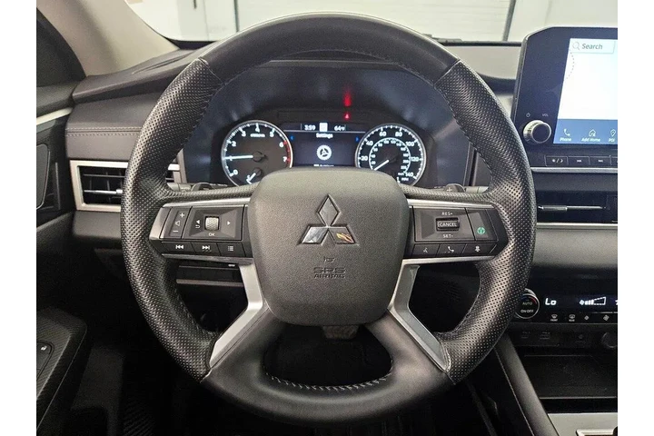 $23998 : Mitsubishi Outlander 2024 AW image 10