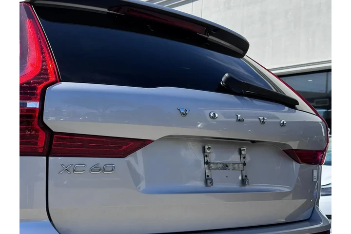 $26395 : Volvo XC60 Recharge 2021 eAW image 7