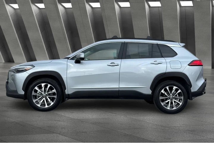 $28900 : Toyota Corolla Cross 2023 AW image 10