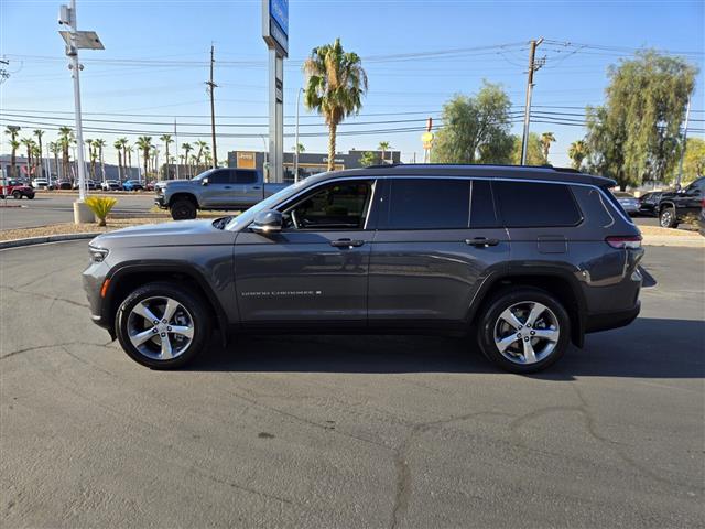 $34748 : Pre-Owned 2021 Grand Cherokee image 3