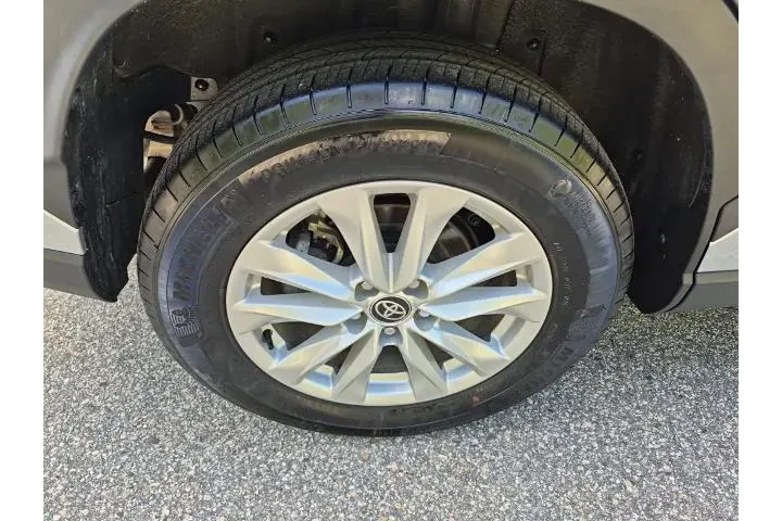 $26266 : Toyota Corolla Cross 2024 AW image 10