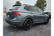 $10688 : Volkswagen Tiguan 2021 SE 4d thumbnail