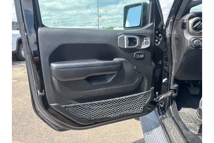 $25982 : Jeep Gladiator 2020 4x4 Spor image 9