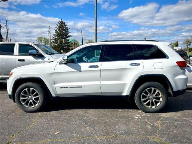 $13941 : 2015 Grand Cherokee Limited image 2
