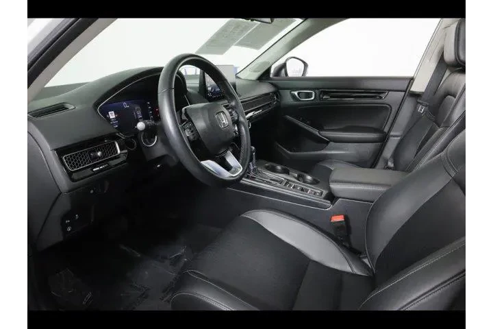 $29475 : Honda Civic 2024 Touring 4dr image 10