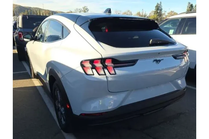 $28000 : Ford Mustang Mach-E 2023 Sel image 3