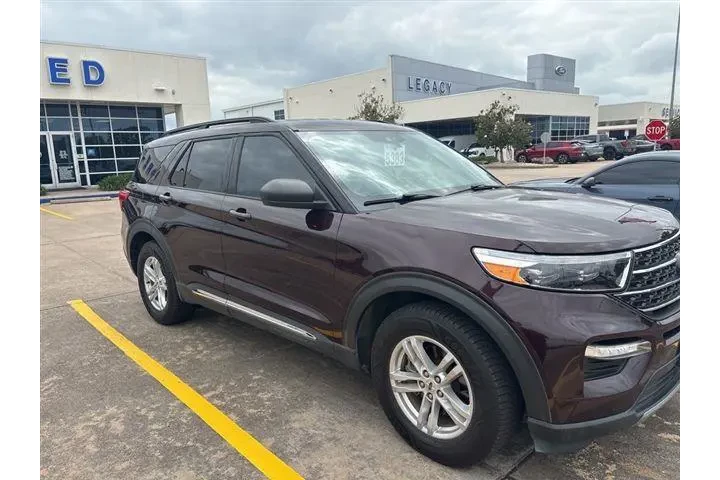 $26125 : Ford Explorer 2023 XLT 4dr S image 1