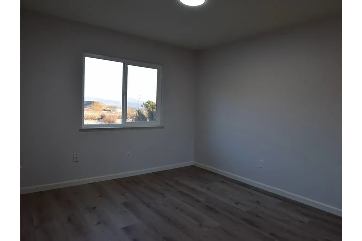 $1600 : Charming 3-bed, 2.5-bath home image 6