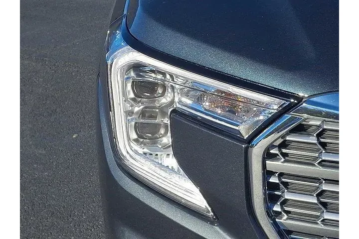 $24998 : GMC Terrain 2022 AWD Denali image 9