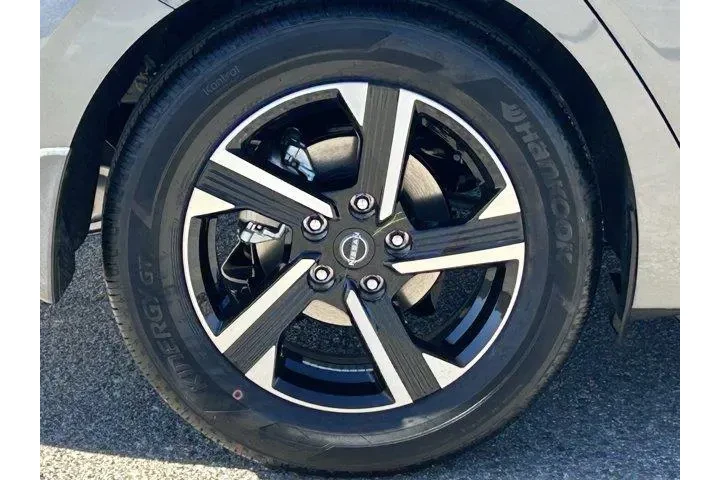 $20650 : Nissan Sentra 2025 SV 4dr Se image 7