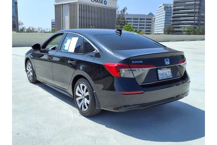 $21950 : Honda Civic 2023 LX 4dr Seda image 6