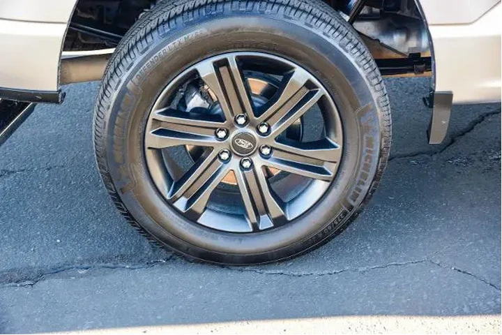 $37991 : Ford F-150 2021 4x4 Lariat 4 image 8