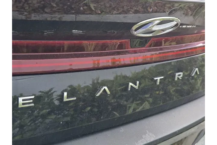 $19877 : Hyundai ELANTRA 2023 Limited image 6