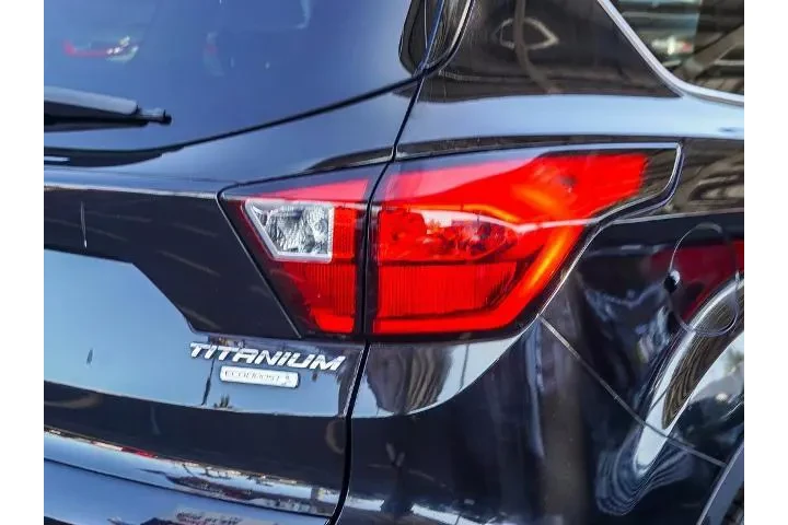 $15392 : Ford Escape 2019 Titanium 4d image 9