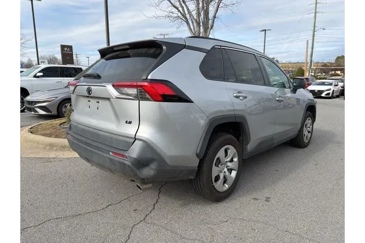$20330 : Toyota RAV4 2021 LE 4dr SUV image 6