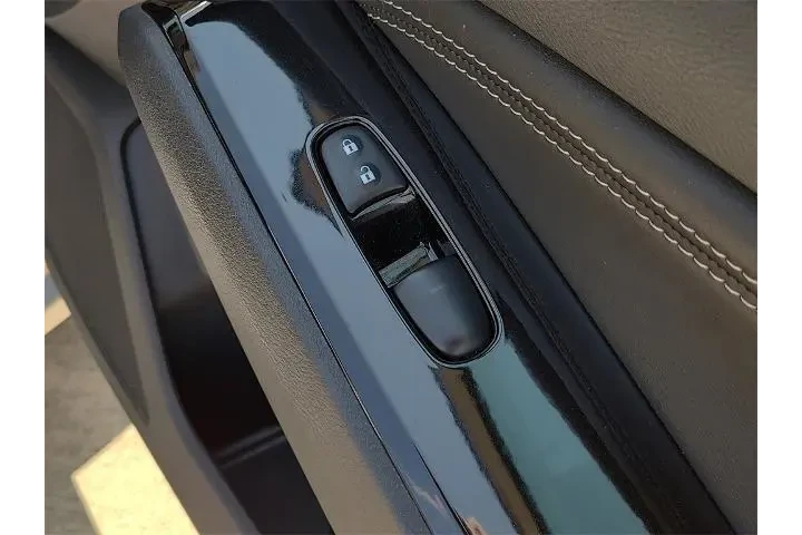 $20677 : Nissan Altima 2023 2.5 SL 4d image 10