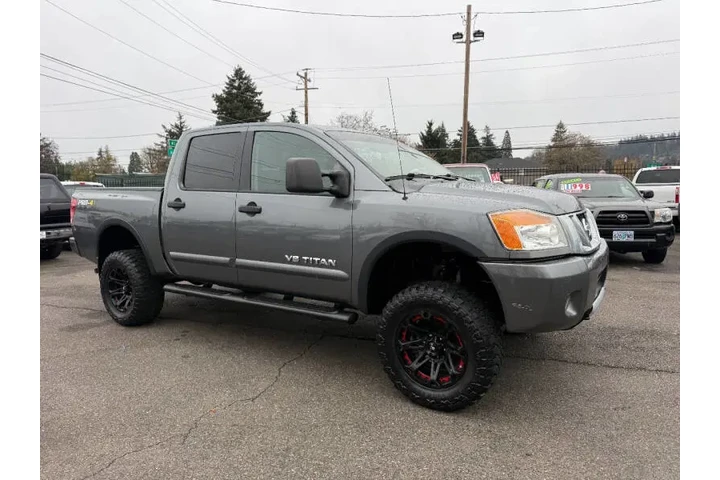 2013 Titan PRO-4X image 2