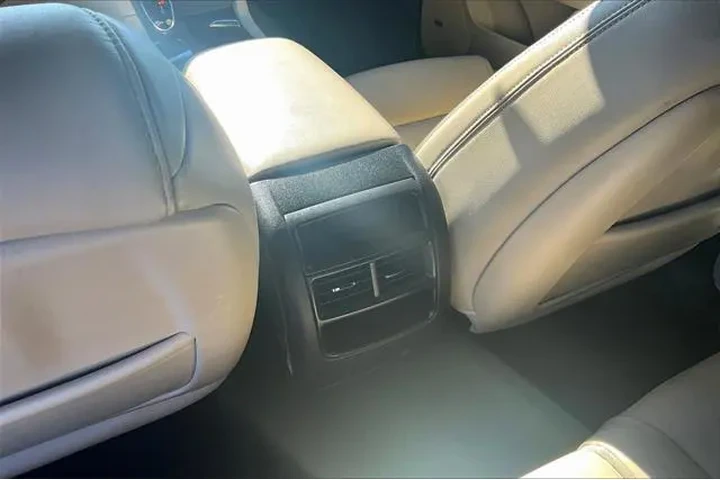 $13991 : Cadillac XT5 2017 Luxury 4dr image 10