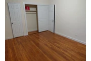 Cuarto en Flushing en Edificio en New York