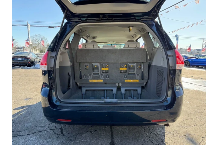 $9998 : Toyota Sienna 2012 LE 7-Pass image 7