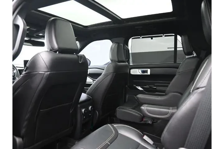 $34781 : Ford Explorer 2021 AWD ST 4d image 2