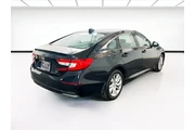 $18888 : Honda Accord 2020 LX 4dr Sed thumbnail