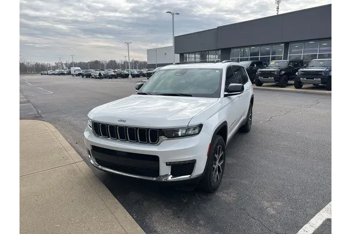 $34995 : Jeep Grand Cherokee L 2024 4 image 2