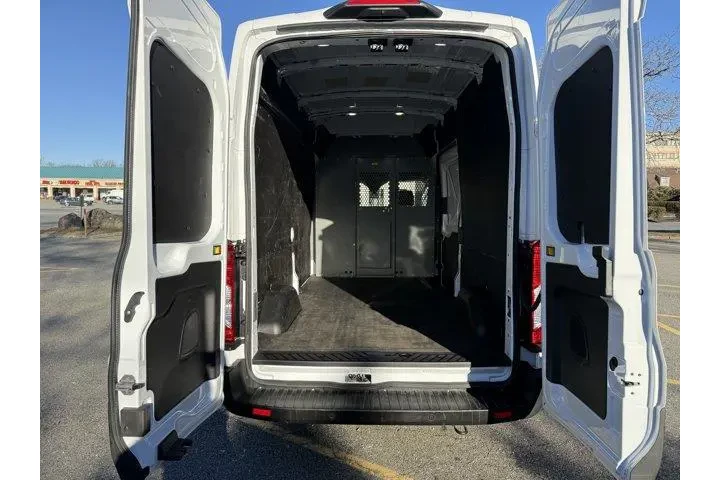 $33985 : Ford Transit 2023 250 3dr LW image 6