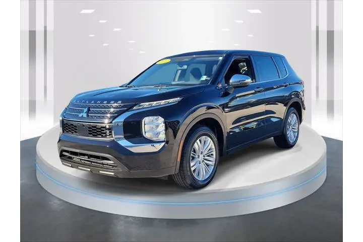 $17788 : Mitsubishi Outlander 2022 ES image 3