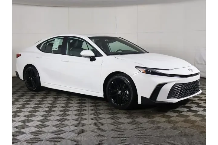 $25893 : Toyota Camry 2025 SE 4dr Sed image 2