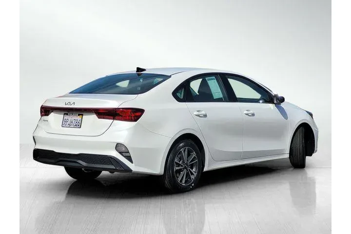 $17936 : Kia Forte 2024 LX 4dr Sedan image 4